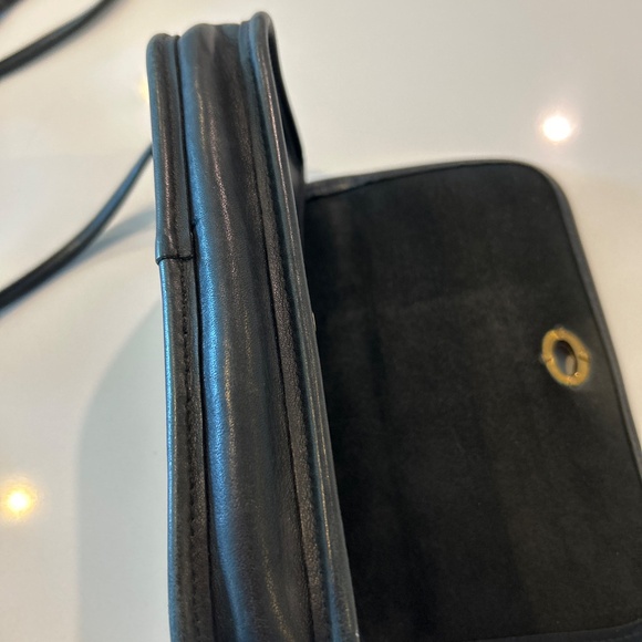 Vintage Coach Leather Shoulder Bag - Picture 13 of 14